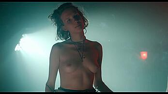 Actress - Mariya Lukyanova: Movie - Osobennosti natsionalnoy bolnitsy